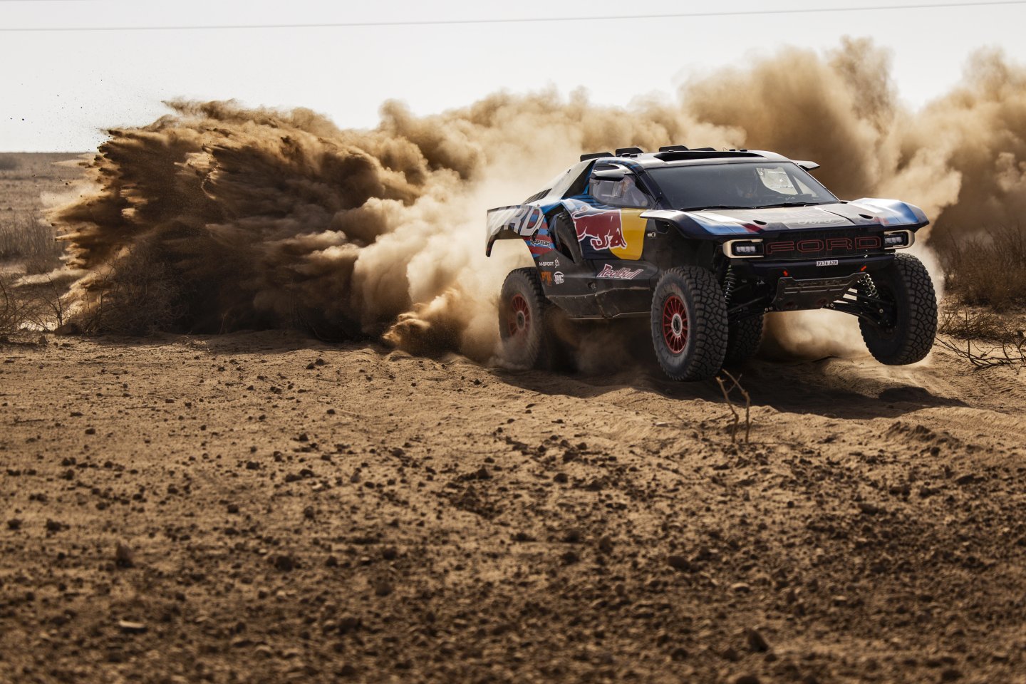 Carlos Sainz, Lucas Cruz, in Ford Raptor T1+ in Dakar 2025