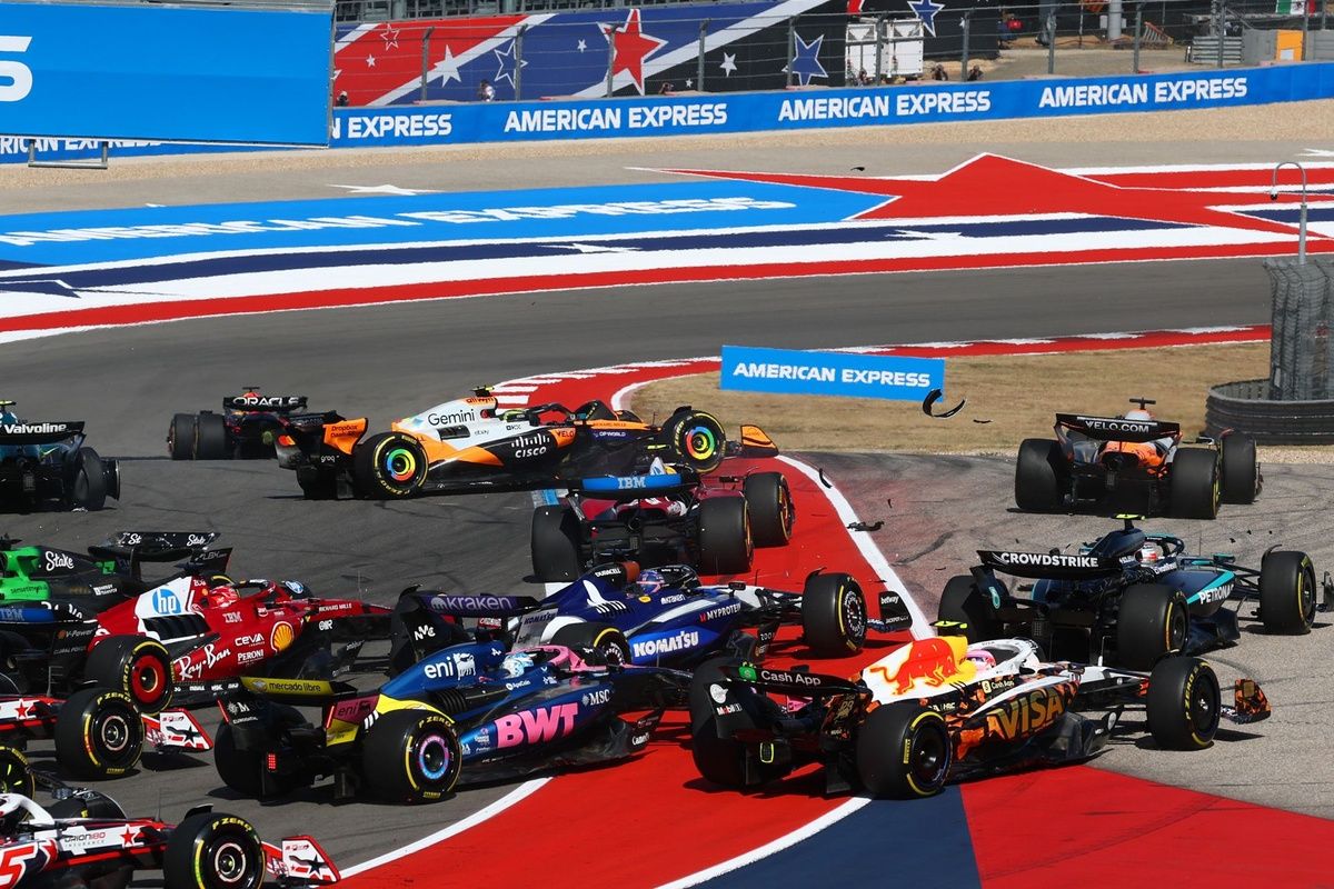 Oscar Piastri crash US GP