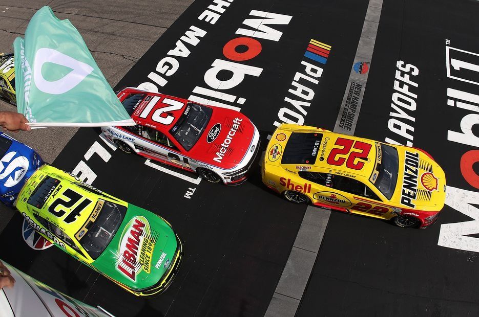 Start of Loudon NASCAR Cup race