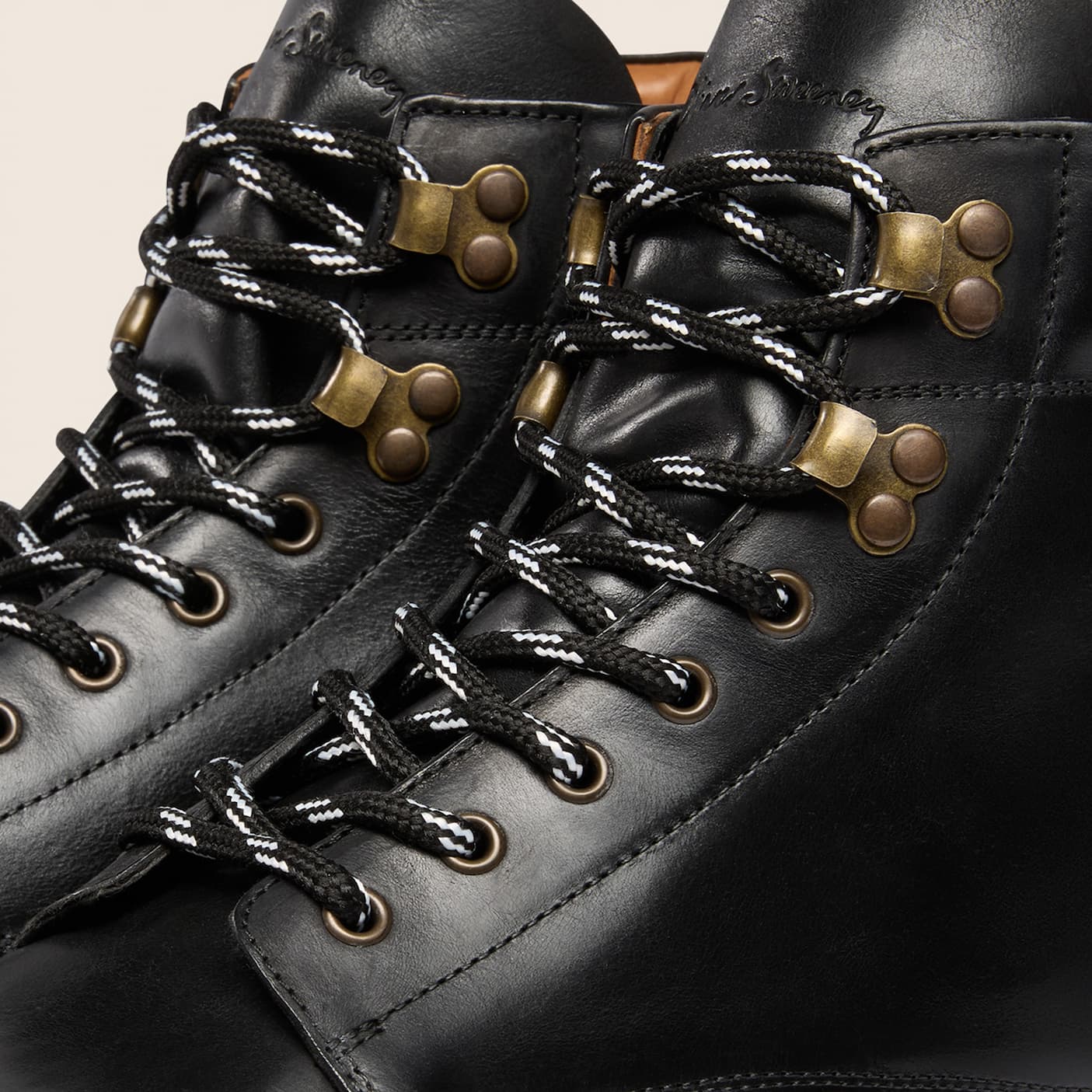 Bolhas Black Boots