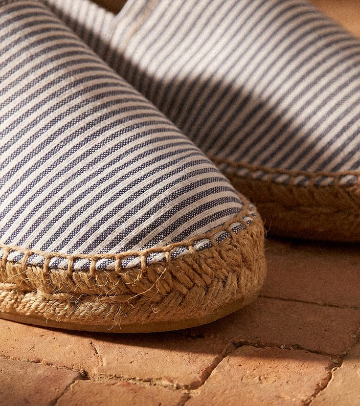 handwoven side stitching