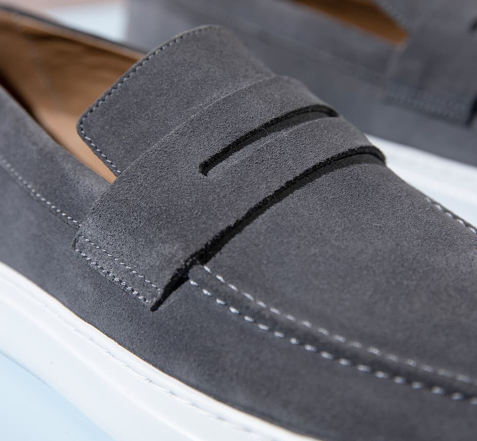 loafer sadle detail