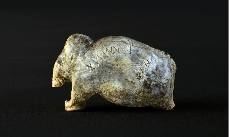 40,000-year-old ivory mammoth carving