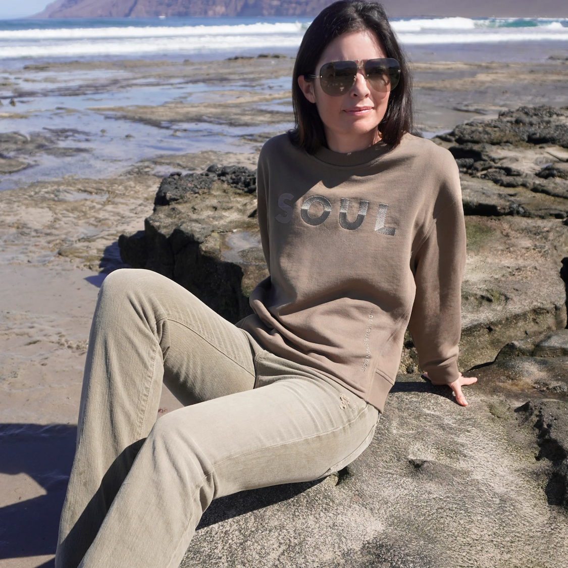 Maritimer Look in Blautoenen am Meer