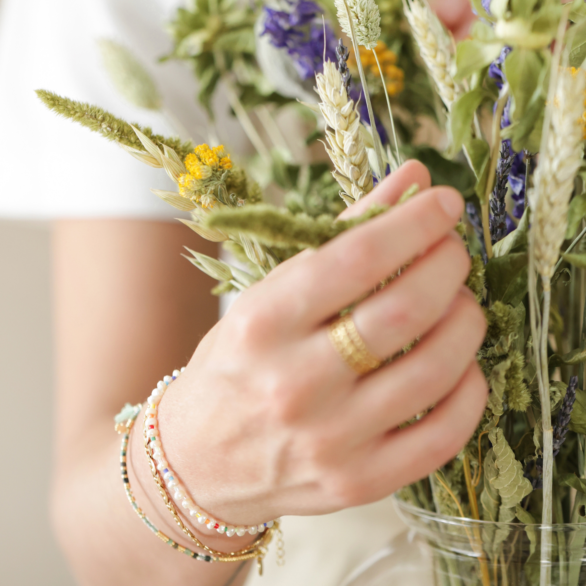 Freshen up your dried blooms 💐 Lisa Angel