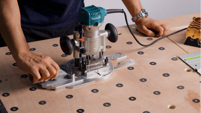 Wide support surface improving router stability