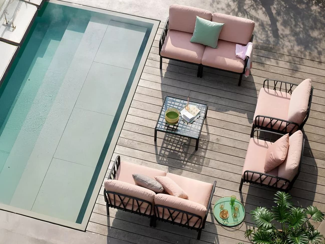 Nardi Komodo seven piece outdoor modular lounge set
