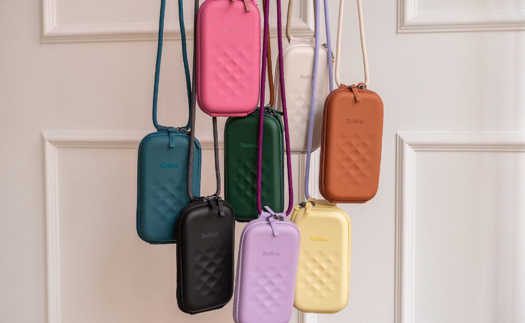 Phone cases Rollink en varios colores colgados