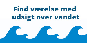 Book værelse med udsigt over vandet