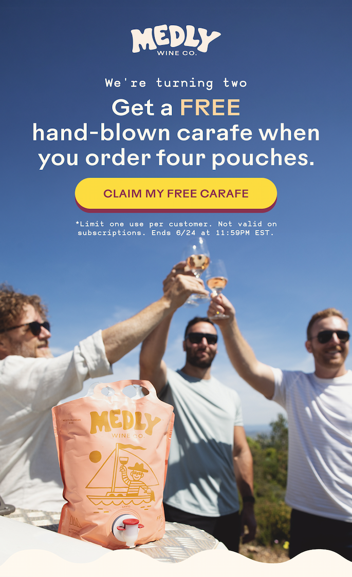 Free hand-blown carafe 