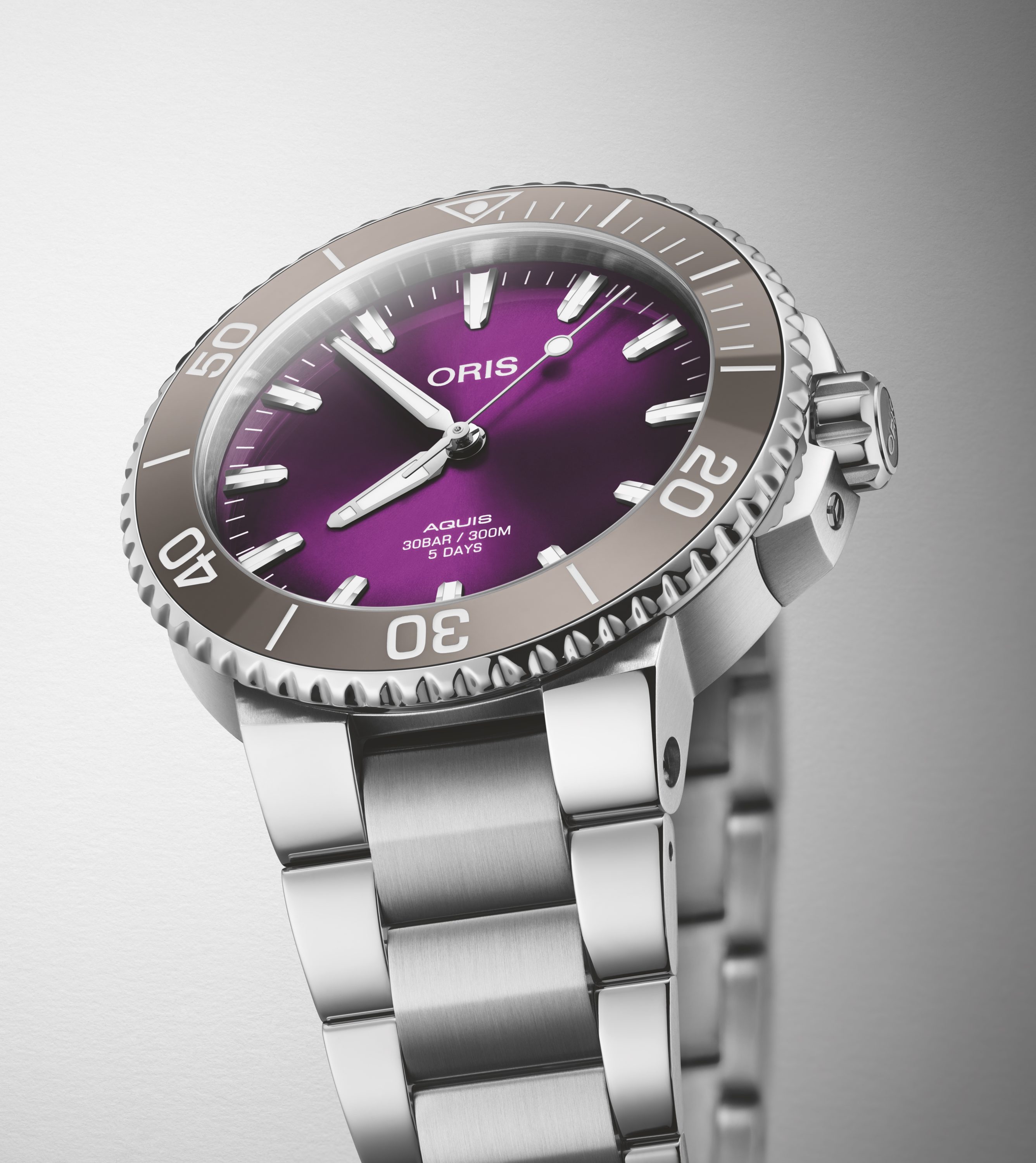 The Oris Aquis H lstein in Purple Shivas Gold Gems