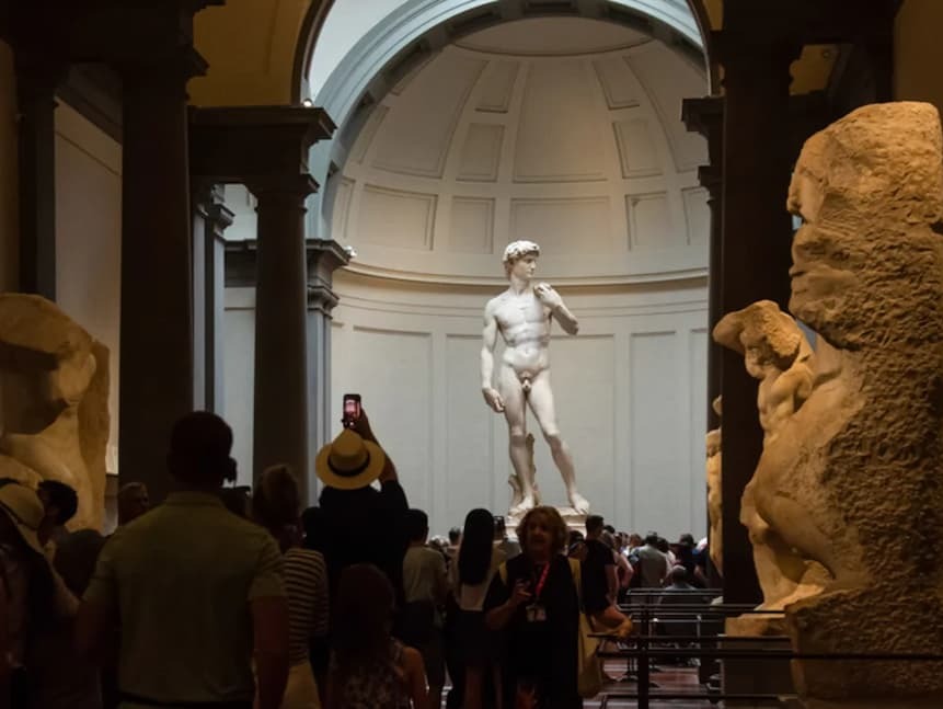 sipping champagne in a rowboat in Versailles gardens