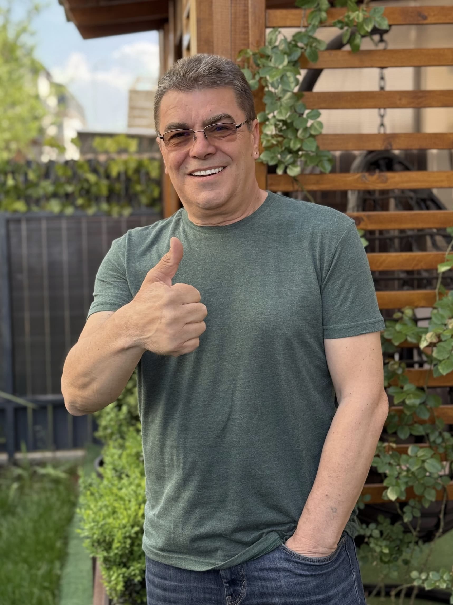 Tomaš R
