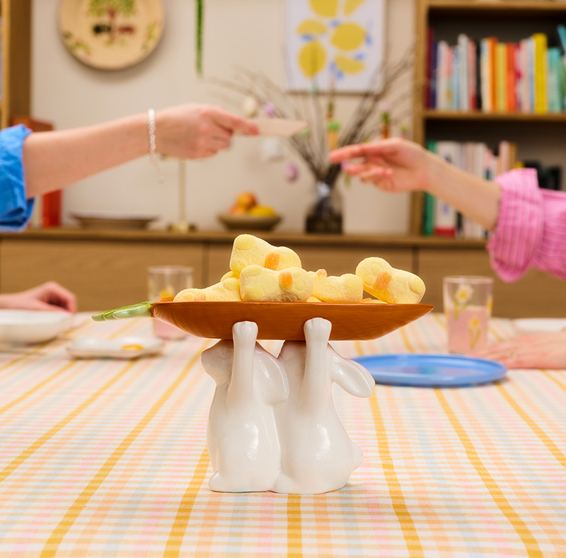 Carrot serving dish with white bunny - 26 cm