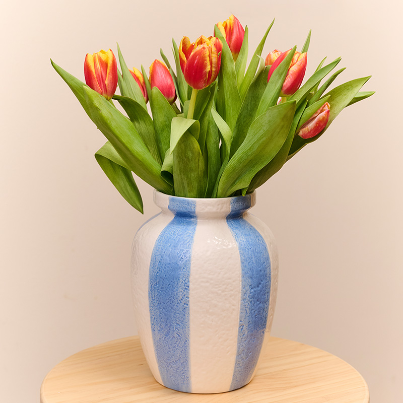 Vase with blue stripes - 20 cm