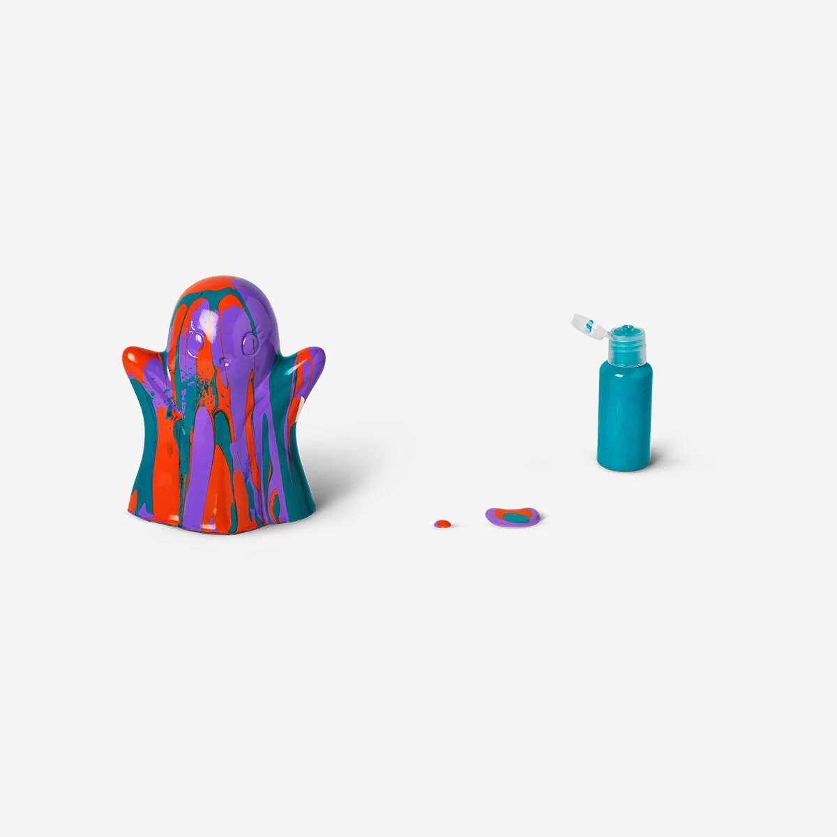 DIY paint pouring ghost