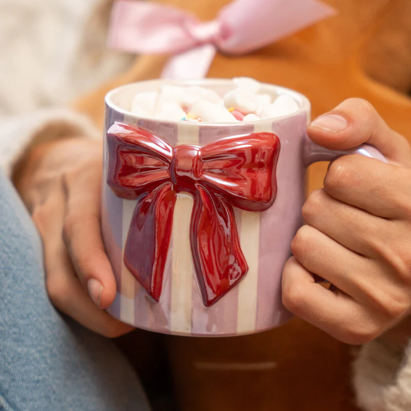 Striped mug with embossed bow - 320 ml