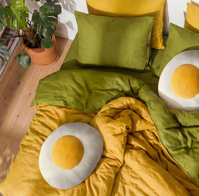 Fried egg cushion