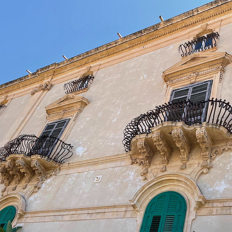 THE NOTO EDIT