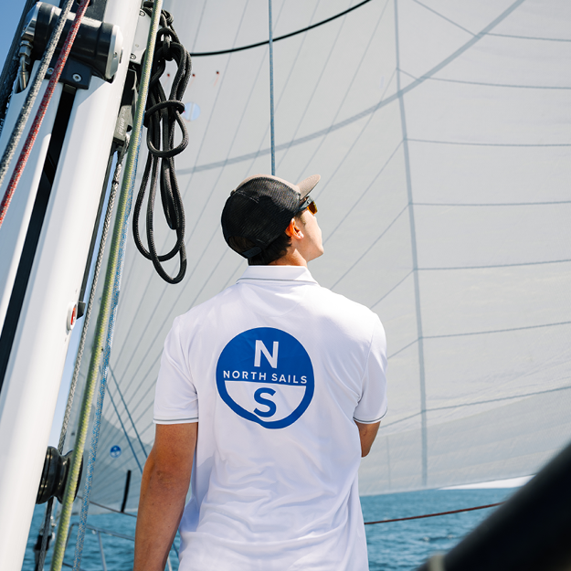 Experts match you with perfect-fit sails