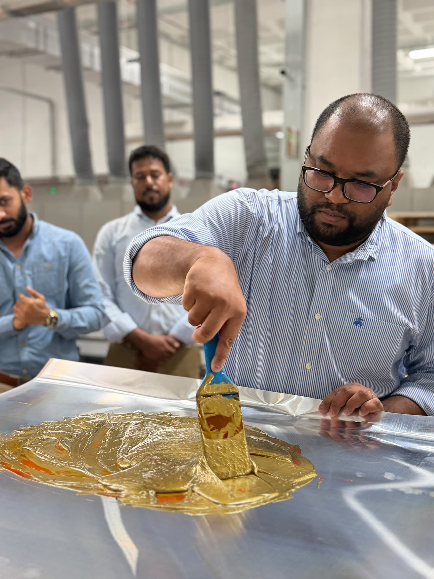 Mixing the gold illumination ink for the first printing