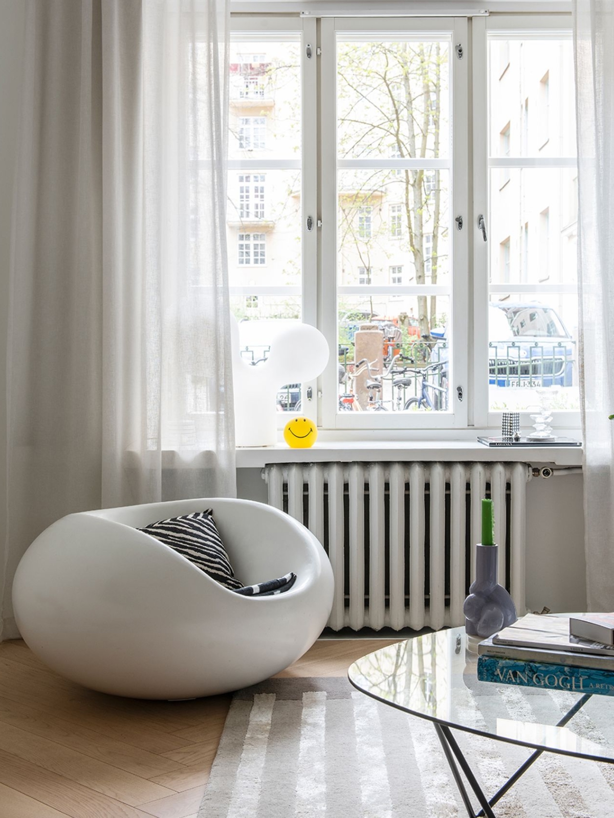 Eero Aarnio Originals Pastil Chair