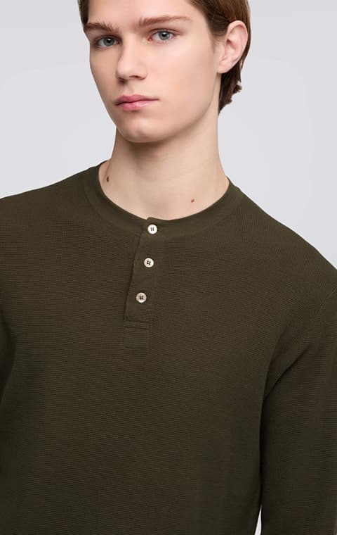 KNITWEAR