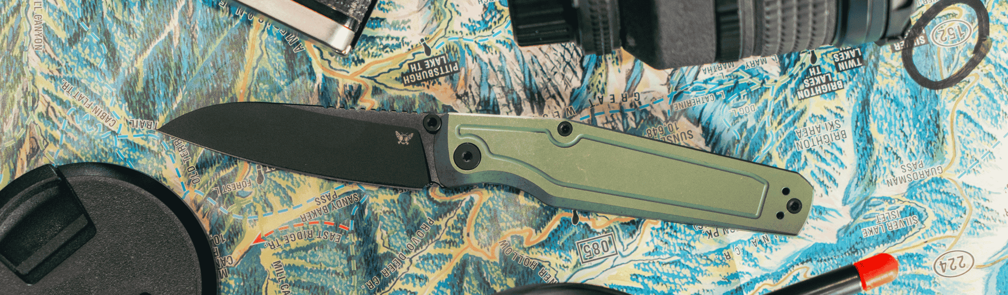 Concourse knife from Flytanium with traveling gear.