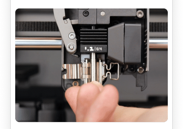 A loose hotend clip can mimic a bed leveling problem