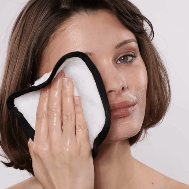 Hydration heroes_Discover our winter skincare essentials designed  to lock in moisture and soothe dryness. | Friends & Family  | 20% Off Plus Complimentary Shipping and Luxury Gifts | SHOP NOW