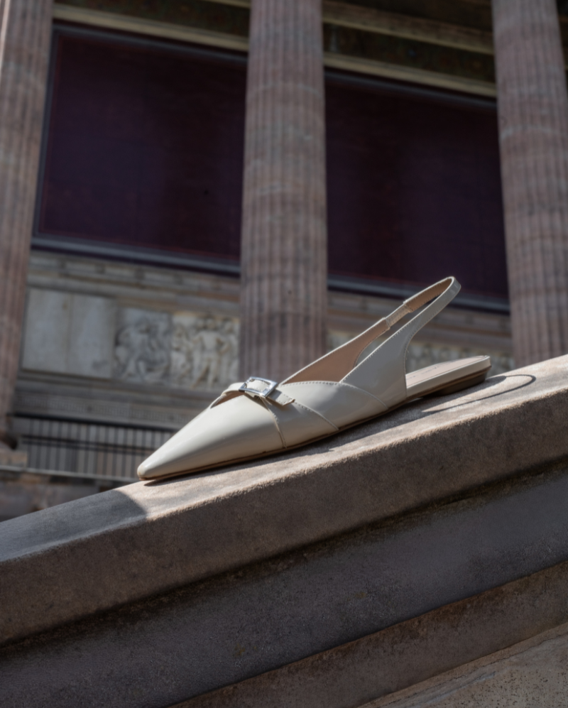 Struart Weitzman Summer Sale