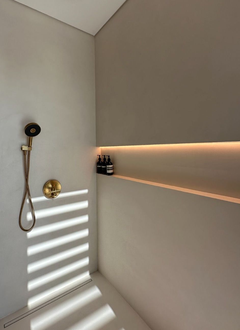 Microcement shower