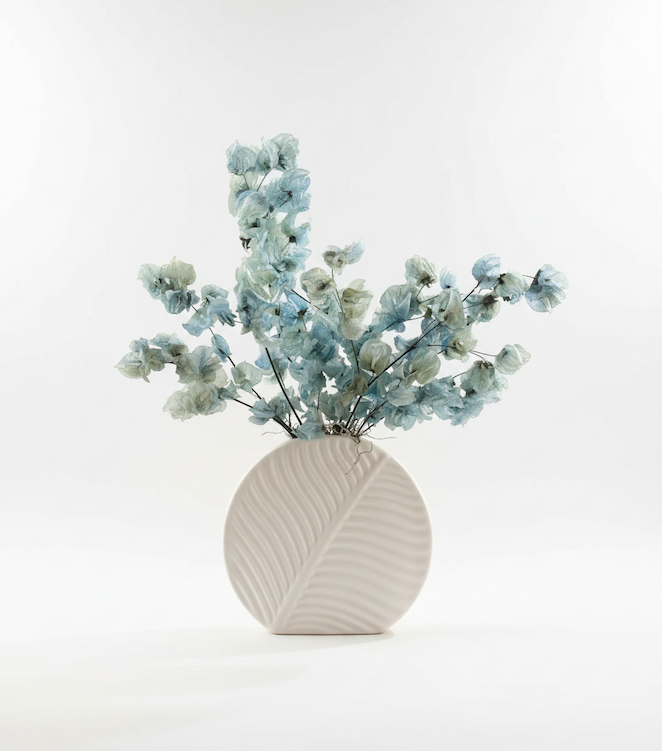 Minimalism and Negative Space floral arrangement