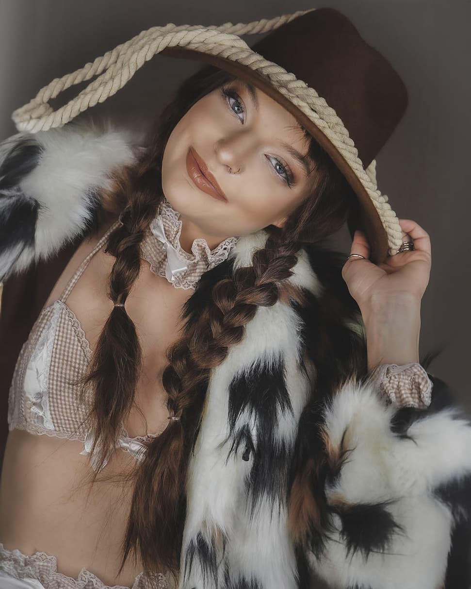 25% OFF → Coats + Hoods + Shawls + Robes + Bucket Hats