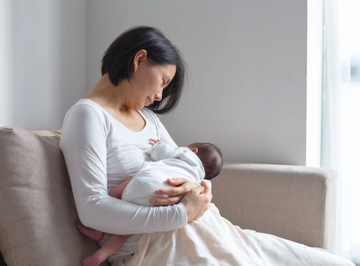 Postpartum Vaginal Dryness: Why It Happens (And Can a Vaginal Moisturizer Help?)