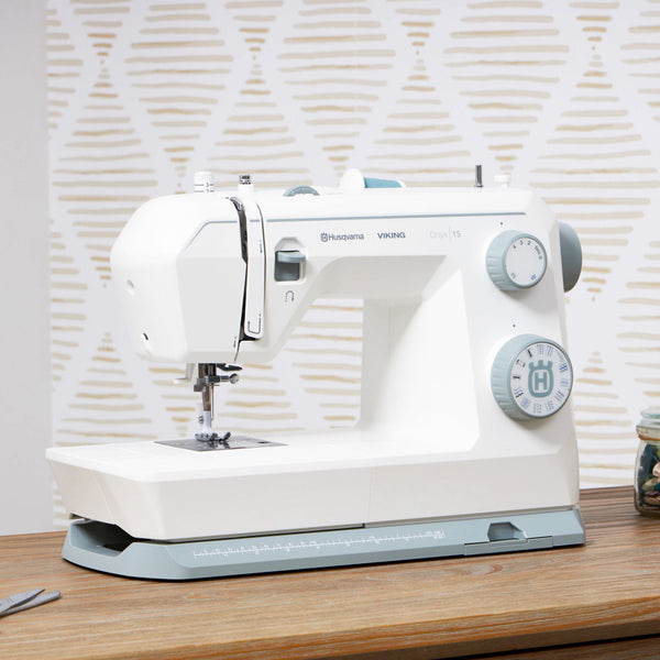 Husqvarna Viking Onyx 15 Mechanical Sewing Machine