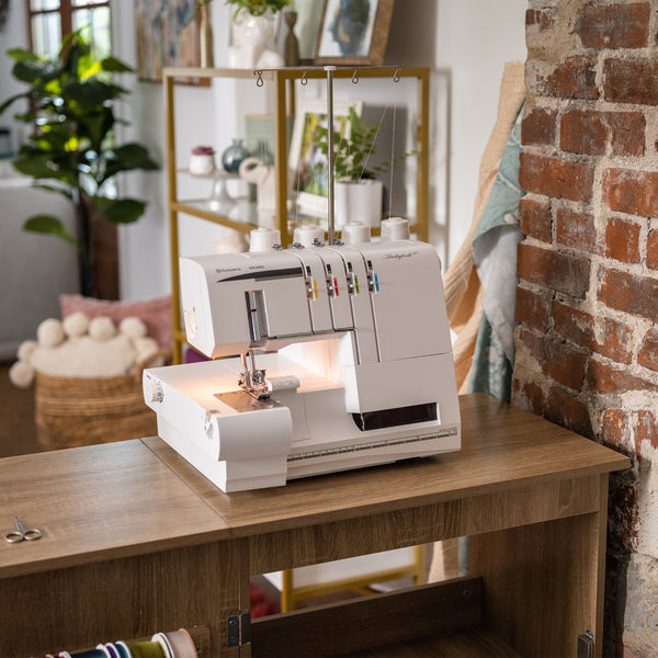 Husqvarna Viking Huskylock S21 Serger